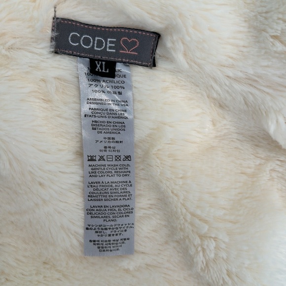 CODE 22 ~ Long Hooded Vest~ - Picture 5 of 5